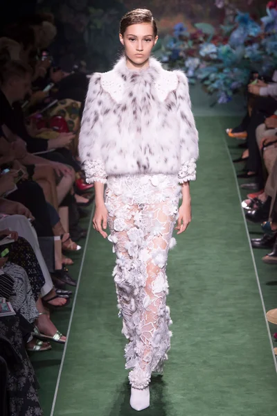 Look 37